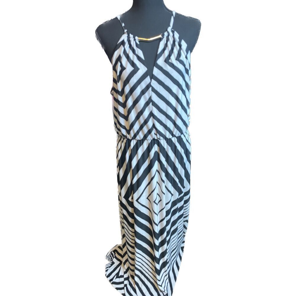 NWT-Milano Black & White Maxi Dress-LARGE